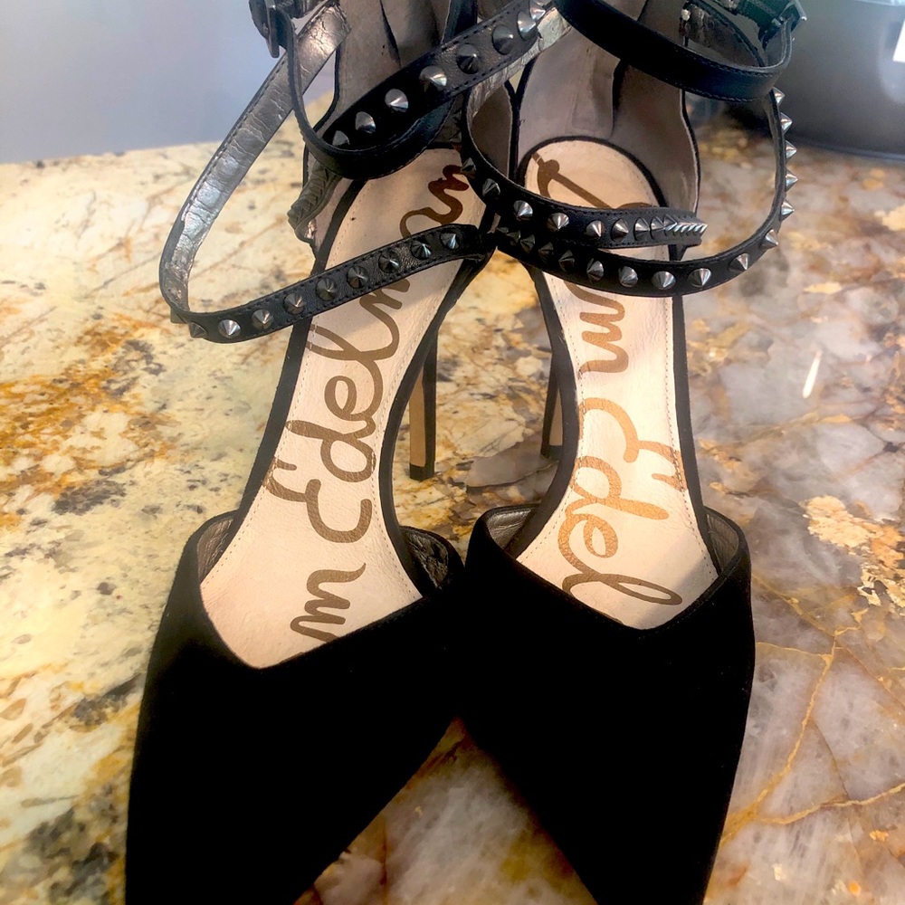Sam Edelmon Blavk Suede pumps 7.5 worn twice